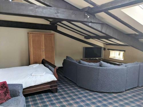 Stunning 7-bed Vineyard Masters House In Dieulivol