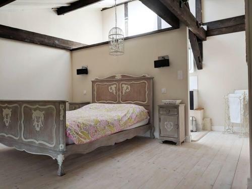 Stunning 7-bed Vineyard Masters House In Dieulivol