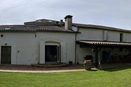 Stunning 7-bed Vineyard Masters House In Dieulivol