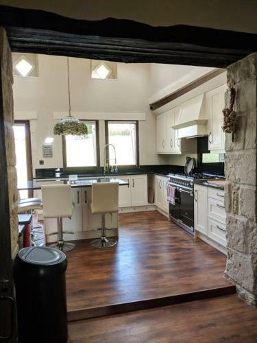 Stunning 7-bed Vineyard Masters House In Dieulivol