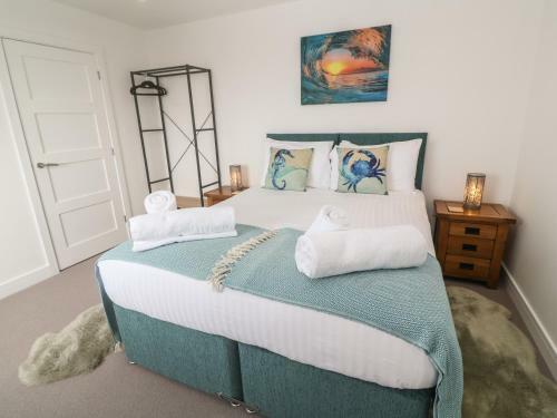 3 Praa Cove