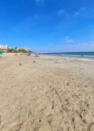 Sea Breeze Apartments First Line By The Sea