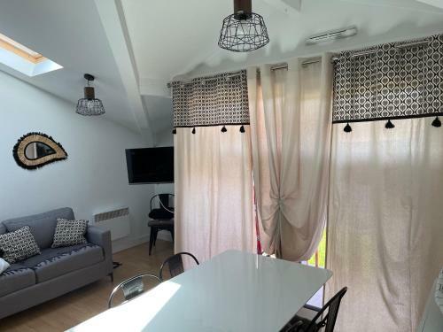 Apartamento Studio En F1 Bis, Proche Commodit�s Et Fronti�res.