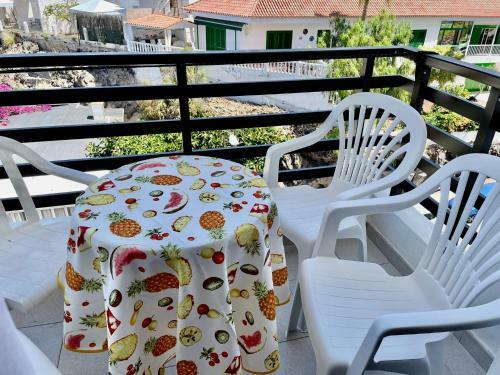 Apartment Near The Beach With Sea View