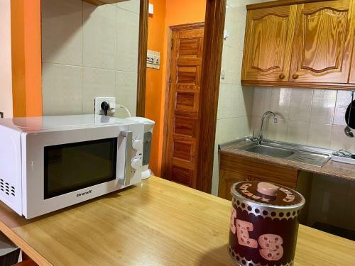 Apartment Near The Beach With Sea View