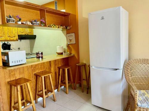 Apartment Near The Beach With Sea View