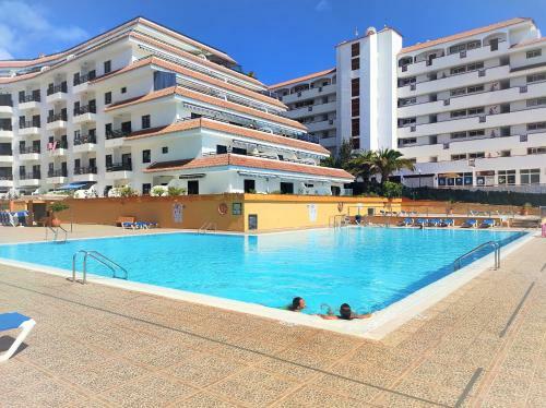 Apartment Near The Beach With Sea View