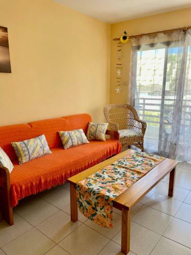 Apartment Near The Beach With Sea View
