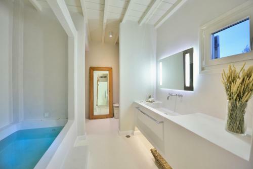 Villa Alabaster By Rocks Estates