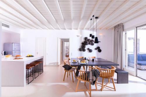 Villa Alabaster By Rocks Estates