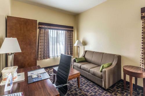 Hotel Baymont Inn & Suites - North Aurora