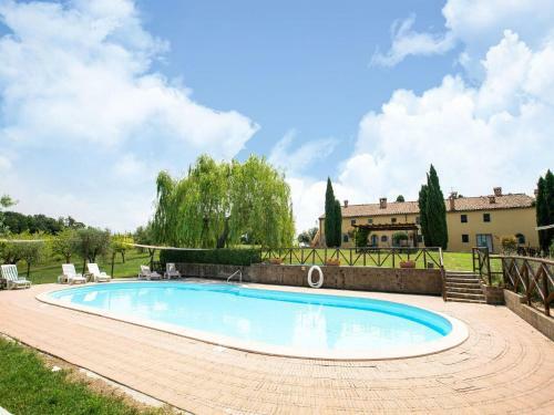Beautiful Apartment In Collesalvetti With Garden