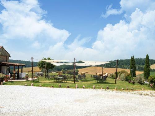 Beautiful Apartment In Collesalvetti With Garden
