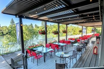 Hotel Valley River Inn