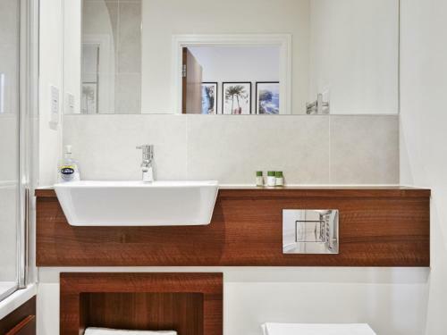 The Pier Apartment 4
