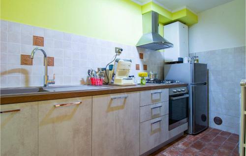 Nice Apartment In Lamporecchio With Wifi And 2 Bedrooms