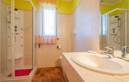 Nice Apartment In Lamporecchio With Wifi And 2 Bedrooms