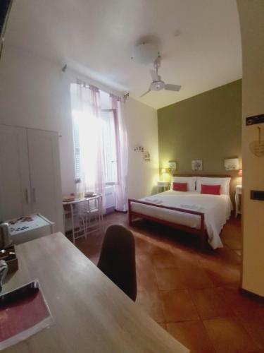 Hostal Lodging 5 Terre & Porto La Spezia
