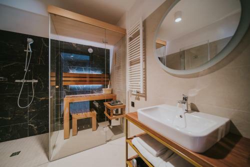 Five Seasons Two Aparthotel