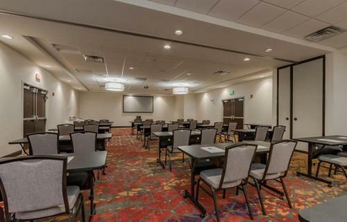 Holiday Inn Mishawaka, An Ihg Hotel