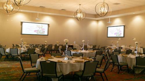 Holiday Inn Mishawaka, An Ihg Hotel