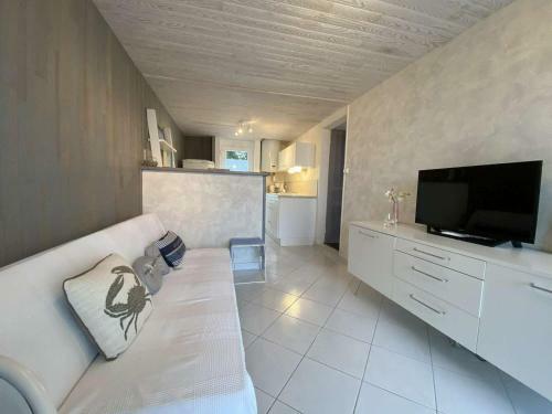 Maison Cl�der, 3 Pi�ces, 3 Personnes - Fr-1-625-3