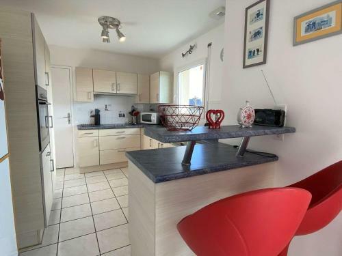 Maison Cl�der, 4 Pi�ces, 6 Personnes - Fr-1-625-2
