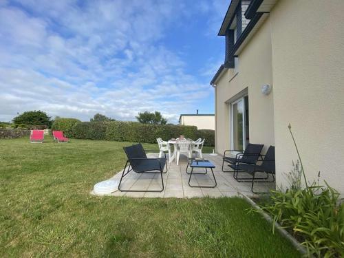 Maison Cl�der, 4 Pi�ces, 6 Personnes - Fr-1-625-2