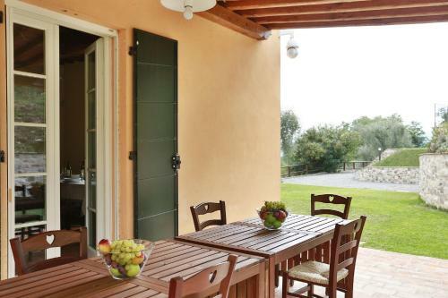 Villa Santo Stefano 6
