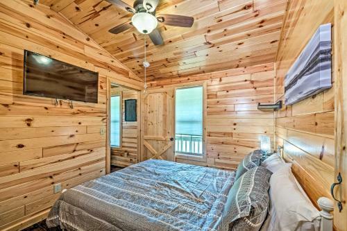 Scenic Cabin About 2 Mi To Nolin Lake State Park!