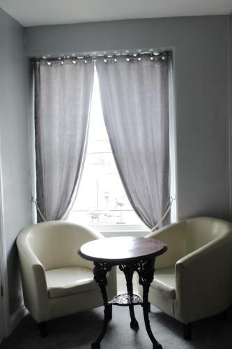 Hostal Clifton Villa Guest House