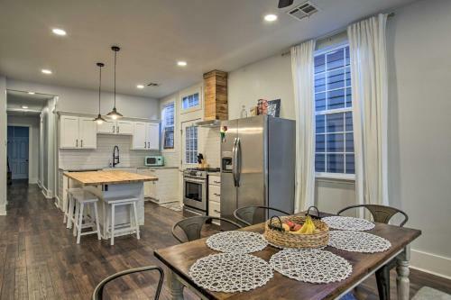 Chic Escape With Furnished Deck Walk To Cafes!