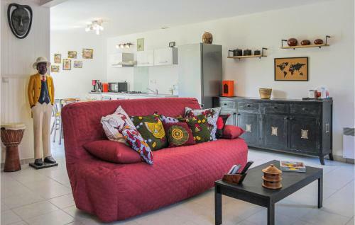 Awesome Home In Cr�ances With Wifi And 2 Bedrooms