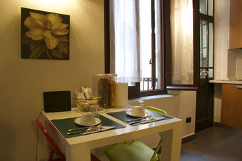 Bed & Breakfast My Room Suite Center
