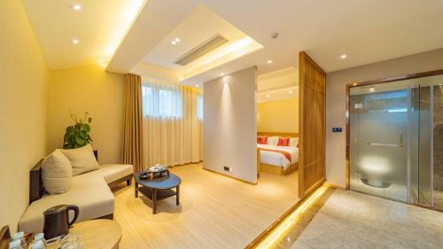 Hanyun Hot Spring Hotel