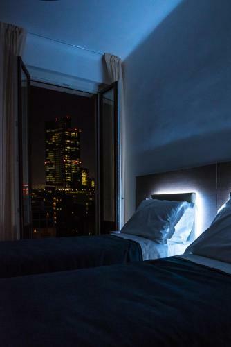 Hostal Enjoy Milano Skyline