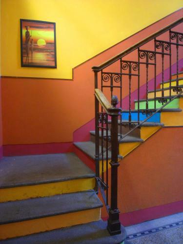 Hostel California