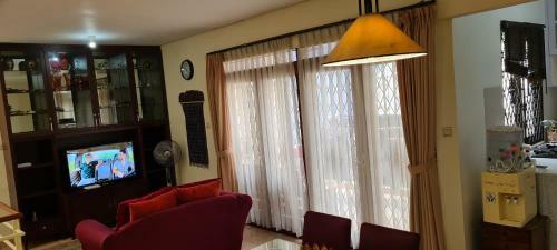 Rumah Sewa Harian Di Bandung, Resor Dago Pakar