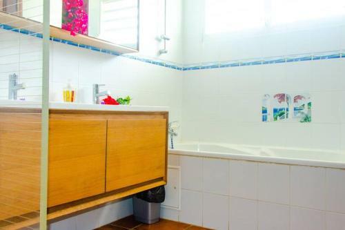 Mora Mora, Villa Cr�ole Avec Piscine & Jardin