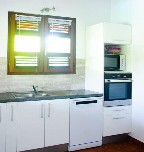 Mora Mora, Villa Cr�ole Avec Piscine & Jardin