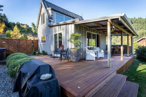 Private Cottage With Spa And Amazing Lake Views