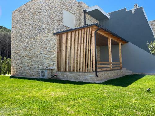 Loving 2- Bedrooms Vacation Home With Free Parking