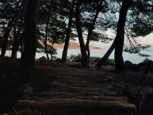 The Sea Cave Camping
