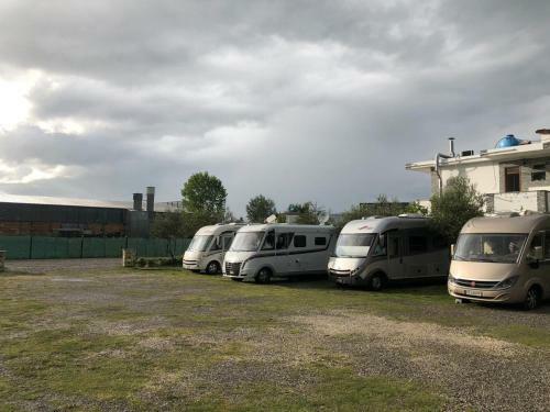 Berat Caravan Camping