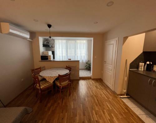 ?????????? ??? / Hay Apartment