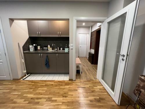 ?????????? ??? / Hay Apartment