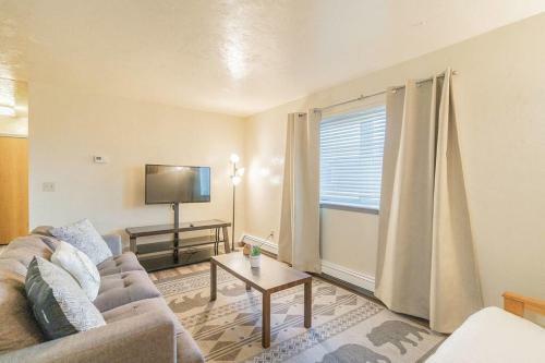 Hostal Centrally Located Coffee Bar And Comfort