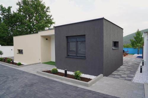 Villa Silent