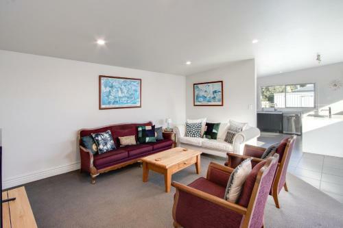 Coastal Villa - Napier Holiday Home