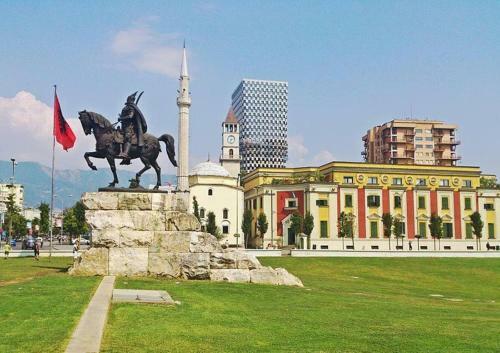 Light-2 Apartment In Tirana City Center